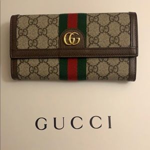 Gucci Supreme Flap Wallet